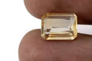 Stunning Natural Citrine (Sunela) 4.05 Carat/4.45 Ratti - Size Reference