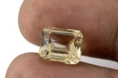 Stunning Natural Citrine (Sunela) 5.65 Carat/6.21 Ratti - Size Reference