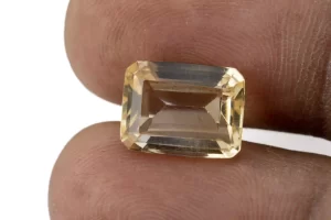 Stunning Natural Citrine (Sunela) 6.10 Carat/6.70 Ratti - Size Reference