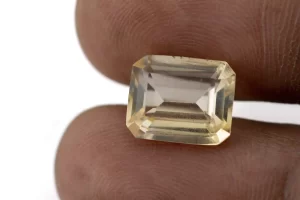 Stunning Natural Citrine (Sunela) 7.60 Carat/8.35 Ratti - Size Reference