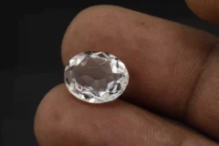 Crystal (Sfatik) 4.48 Carat / 4.92 Ratti - Size Reference