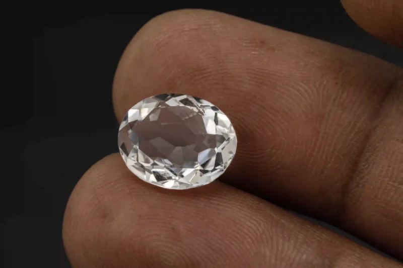Crystal (Sfatik) 4.48 Carat / 4.92 Ratti - Size Reference