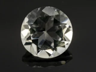 Lab-Certified Crystal Stone 4.50 Carat - 4.94 Ratti Sphatik