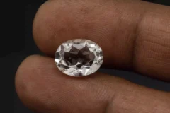 Crystal (Sfatik) 4.86 Carat / 5.34 Ratti - Size Reference