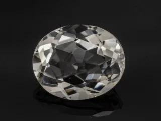 Lab-Certified Crystal Stone 5.31 Carat - 5.83 Ratti Sphatik
