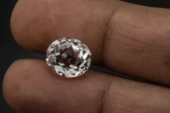 Crystal (Sfatik) 5.70 Carat / 6.26 Ratti - Size Reference