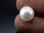 Radiant Cultured Pearl 10.36 Carat / 11.38 Ratti - Round Cut - Size Reference