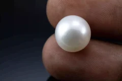 Radiant Cultured Pearl 10.36 Carat / 11.38 Ratti - Round Cut - Size Reference