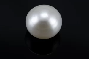 Radiant Cultured Pearl 10.47 Carat / 11.50 Ratti - Round Cut - Back View