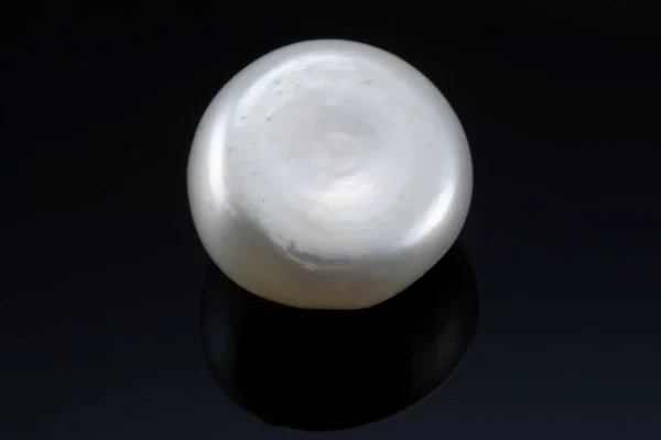 Radiant Cultured Pearl 5.83 Carat / 6.41 Ratti - Round Cut - Back View