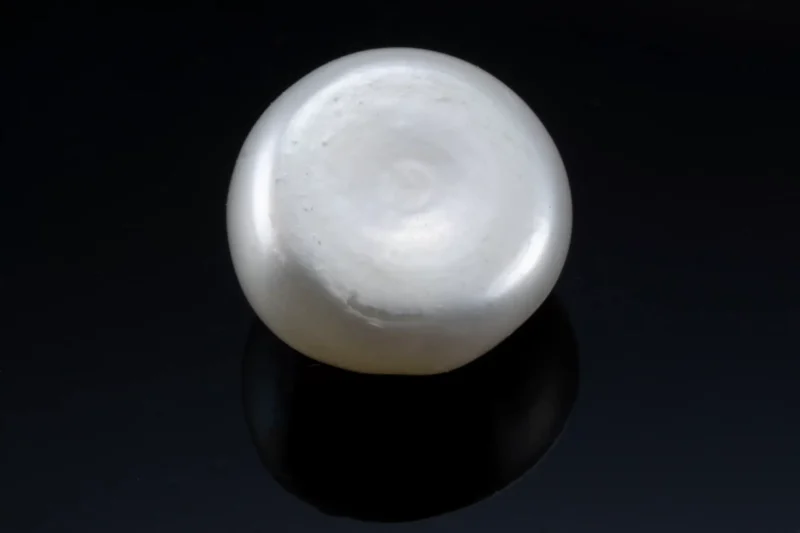 Radiant Cultured Pearl 5.83 Carat / 6.41 Ratti - Round Cut - Back View