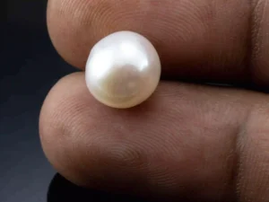 Radiant Cultured Pearl 5.83 Carat / 6.41 Ratti - Round Cut - Size Reference
