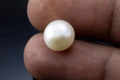 Radiant Cultured Pearl 6.07 Carat / 6.67 Ratti - Round Cut - Size Reference