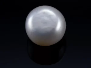 Radiant Cultured Pearl 7.41 Carat / 8.14 Ratti - Round Cut - Back View