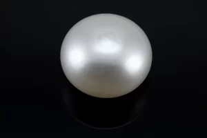 Radiant Cultured Pearl 7.90 Carat / 8.68 Ratti - Round Cut - Front View