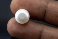 Radiant Cultured Pearl 7.90 Carat / 8.68 Ratti - Round Cut - Size Reference