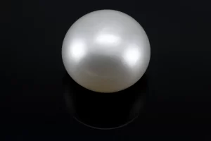 Radiant Cultured Pearl 8.60 Carat (9.45 Ratti) - Round Cut - Front View