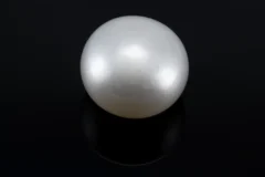 Radiant Cultured Pearl 8.60 Carat / 9.45 Ratti - Round Cut - Back View