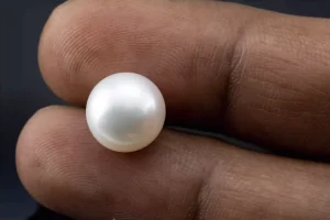 Radiant Cultured Pearl 8.60 Carat / 9.45 Ratti - Round Cut - Size Reference