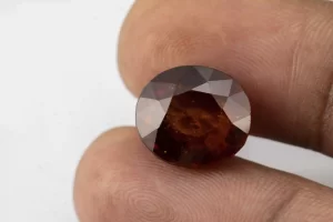 Hessonite (Gomed) 12.11 Carat / 13.31 Ratti - Size Reference