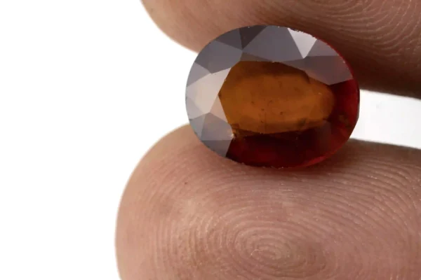 Hessonite (Gomed) 6.11 Carat - 6.71 Ratti - Size Reference