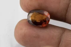 Hessonite (Gomed) 7.45 Carat / 8.19 Ratti - Size Reference