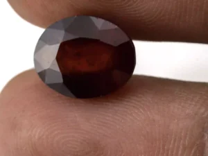 Hessonite (Gomed) 7.50 Carat - 8.24 Ratti - Size Reference