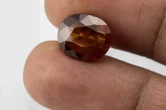Hessonite (Gomed) 7.66 Carat / 8.42 Ratti - Size Reference