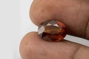 Hessonite (Gomed) 7.14 Carat / 7.85 Ratti - Size Reference