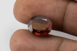 Hessonite (Gomed) 9.50 Carat / 10.44 Ratti - Size Reference