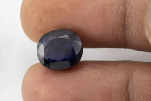 Iolite (Neeli) 4.85 Carat / 5.33 Ratti - Size Reference