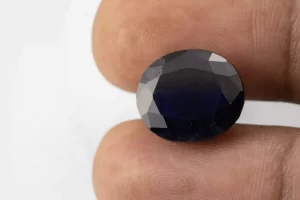 Iolite (Neeli) 5.73 Carat / 6.30 Ratti - Size Reference