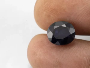 Iolite (Neeli) 9.44 Carat / 10.37 Ratti - Size Reference