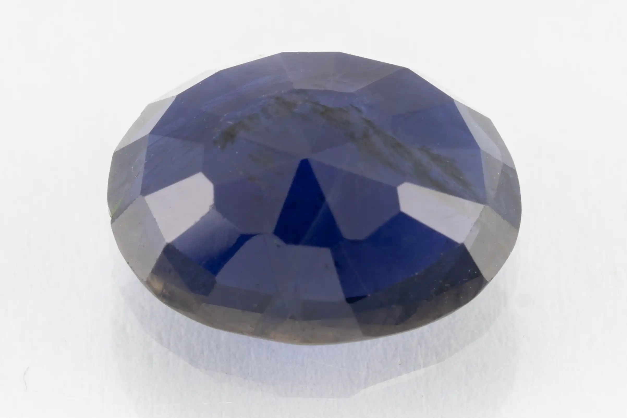 Iolite (Neeli) 9.51 Carat / 10.45 Ratti - Back View