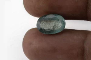 Natural Jambia Emerald (Panna) 3.80 Carat / 4.18 Ratti - Size Reference