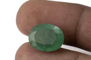 Natural Jambia Emerald (Panna) 9.85 Carat / 10.82 Ratti - Size Reference