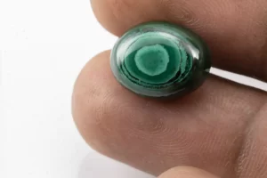 Malachite (Kidney Stone) 14.15 Carat / 15.55 Ratti - Size Reference