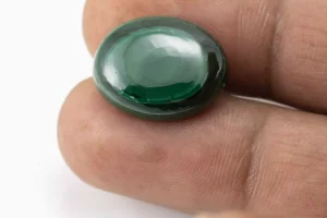 Malachite (Kidney Stone) 20.40 Carat / 22.42 Ratti - Size Reference