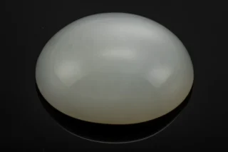 Moonstone (Chandramani) 12.08 Carat / 13.27 Ratti - Front View