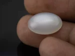 Moonstone (Chandramani) 5.46 Carat / 6.00 Ratti - Size Reference
