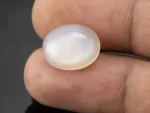 Moonstone (Chandramani) 5.63 Carat / 6.19 Ratti - Size Reference