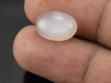 Moonstone (Chandramani) 5.84 Carat / 6.42 Ratti - Size Reference