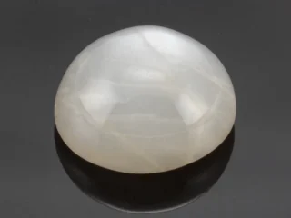 Moonstone (Chandramani) 5.93 Carat / 6.52 Ratti - Front View