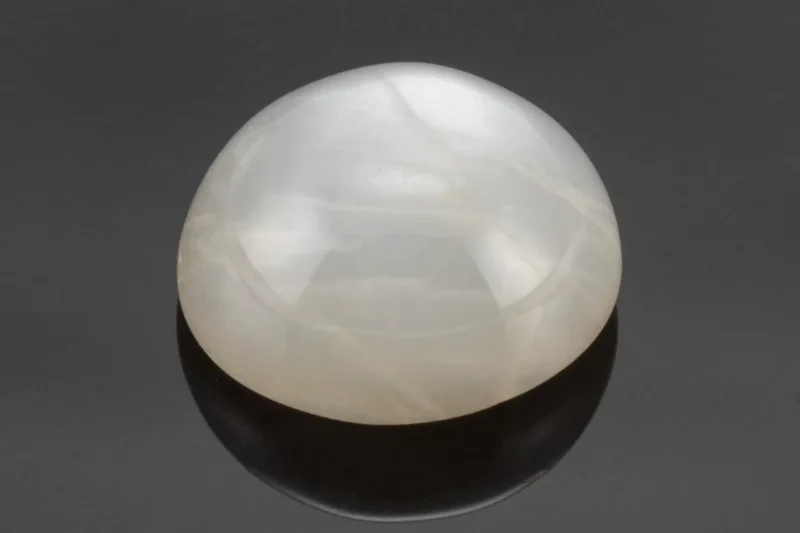 Moonstone (Chandramani) 5.93 Carat / 6.52 Ratti - Front View