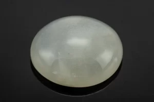 Moonstone (Chandramani) 6.17 Carat / 6.78 Ratti - Front View