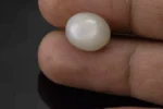 Moonstone (Chandramani) 6.31 Carat / 6.93 Ratti - Size Reference