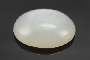 Moonstone (Chandramani) 6.57 Carat / 7.22 Ratti - Front View