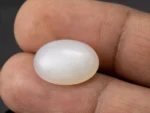 Moonstone (Chandramani) 6.57 Carat / 7.22 Ratti - Size Reference