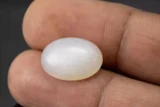 Moonstone (Chandramani) 6.57 Carat / 7.22 Ratti - Size Reference