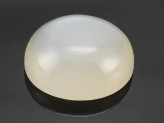 Moonstone (Chandramani) 6.78 Carat / 7.45 Ratti - Front View